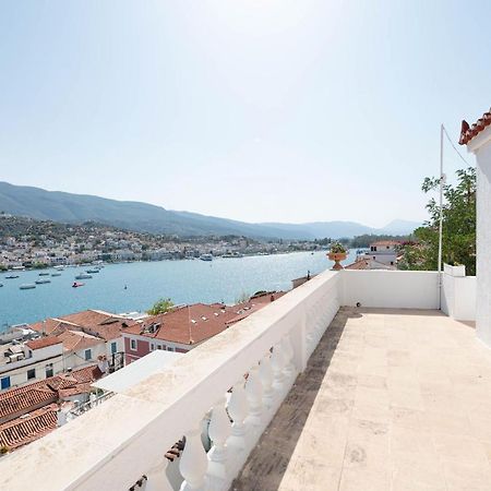 Traditional House Under The Clock Tower With Sweet View Poros Town Eksteriør billede