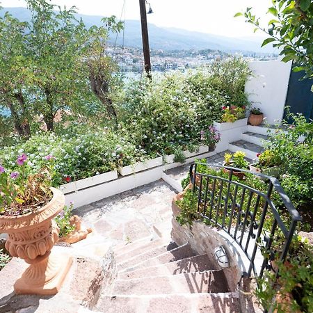 Traditional House Under The Clock Tower With Sweet View Poros Town Eksteriør billede