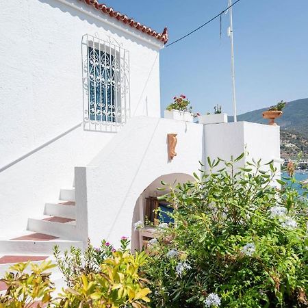 Traditional House Under The Clock Tower With Sweet View Poros Town Eksteriør billede