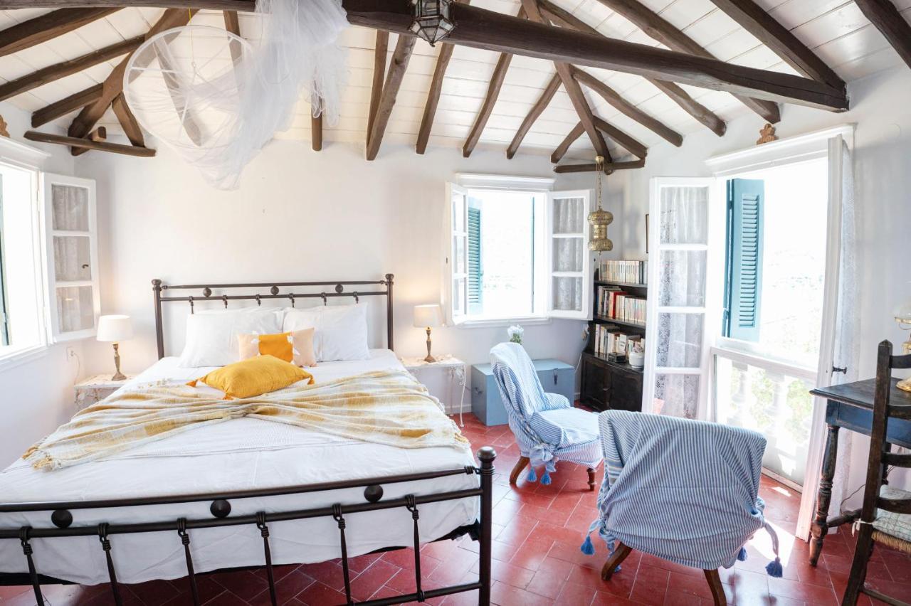 Traditional House Under The Clock Tower With Sweet View Poros Town Eksteriør billede