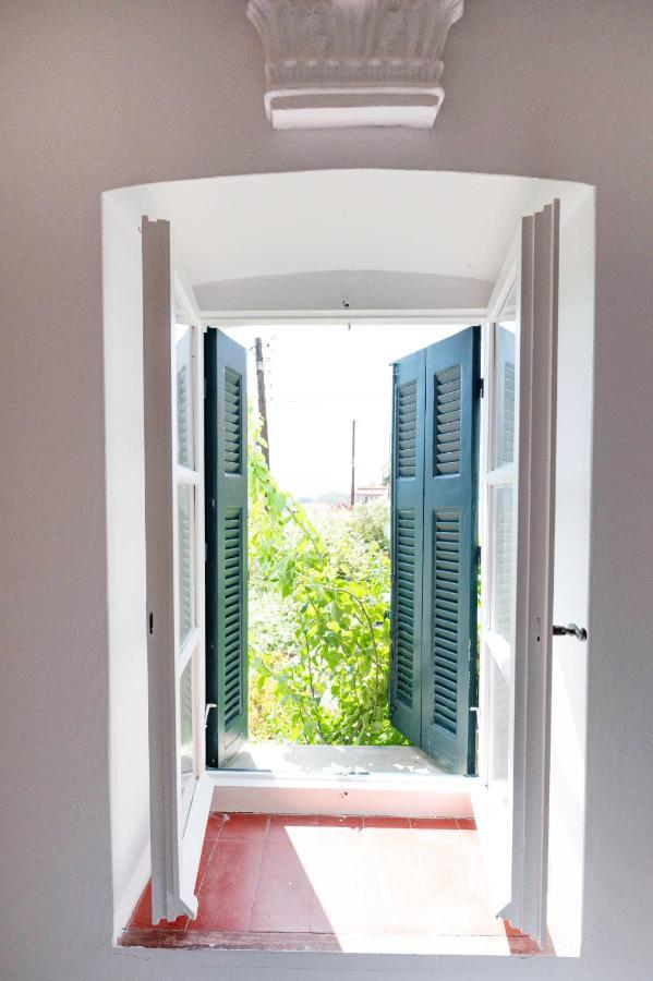 Traditional House Under The Clock Tower With Sweet View Poros Town Eksteriør billede