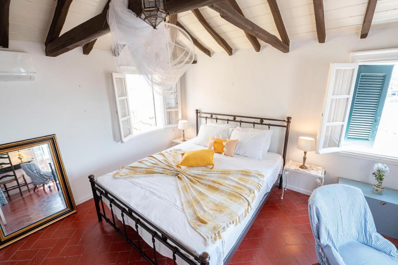 Traditional House Under The Clock Tower With Sweet View Poros Town Eksteriør billede