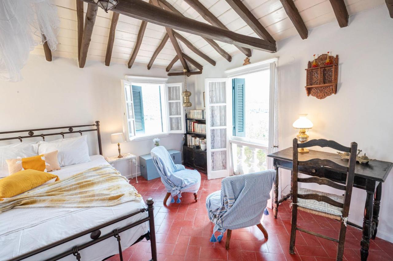 Traditional House Under The Clock Tower With Sweet View Poros Town Eksteriør billede