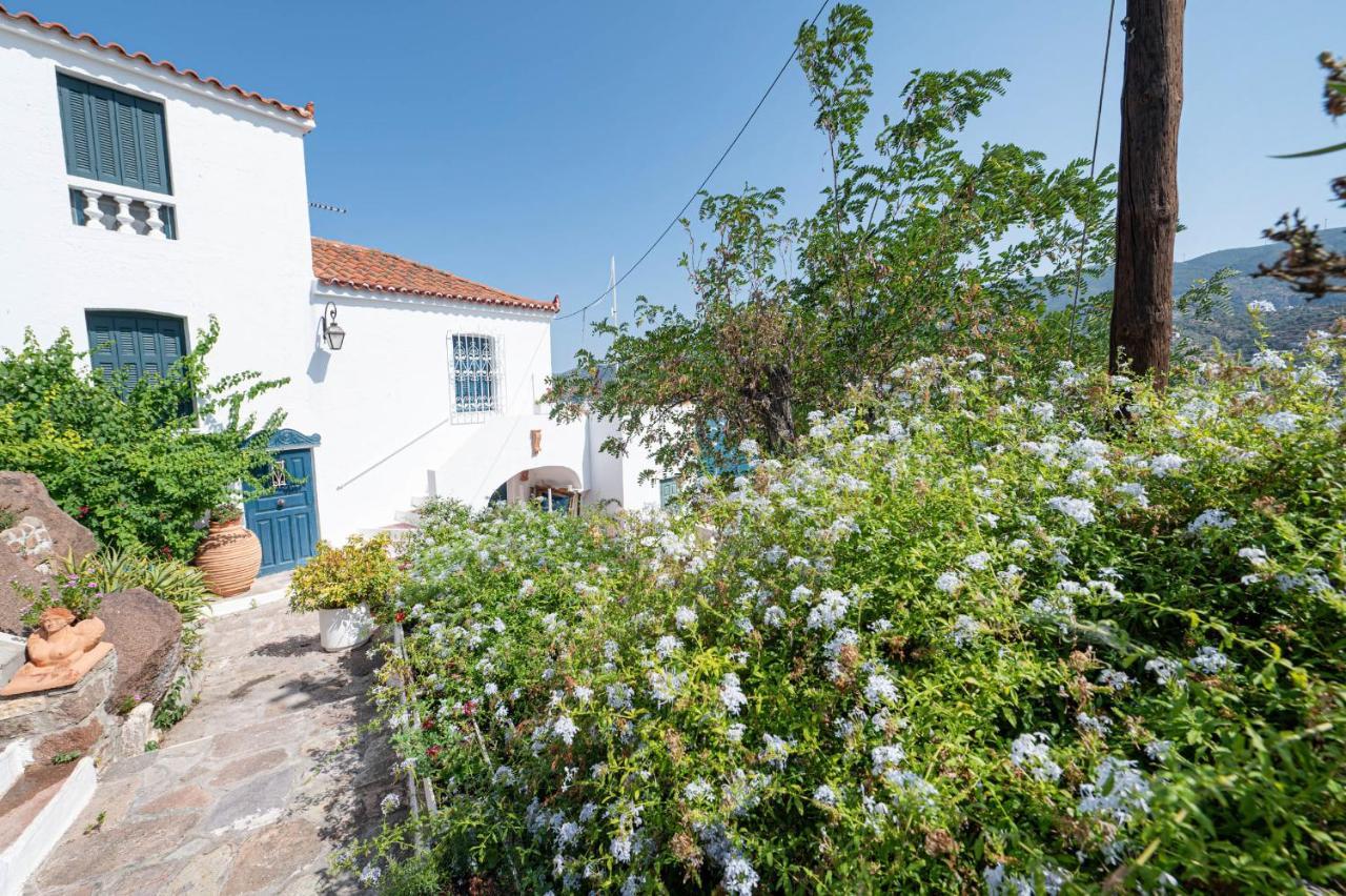 Traditional House Under The Clock Tower With Sweet View Poros Town Eksteriør billede