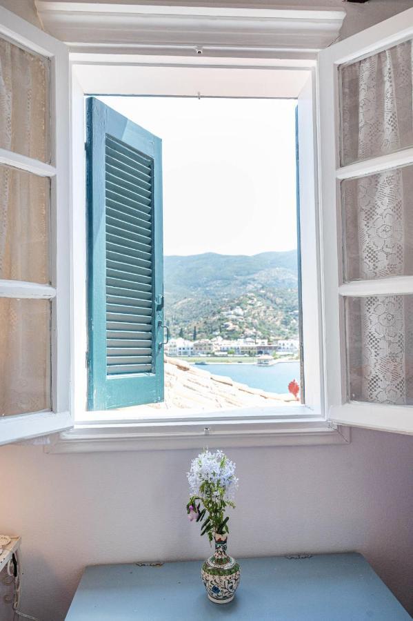 Traditional House Under The Clock Tower With Sweet View Poros Town Eksteriør billede