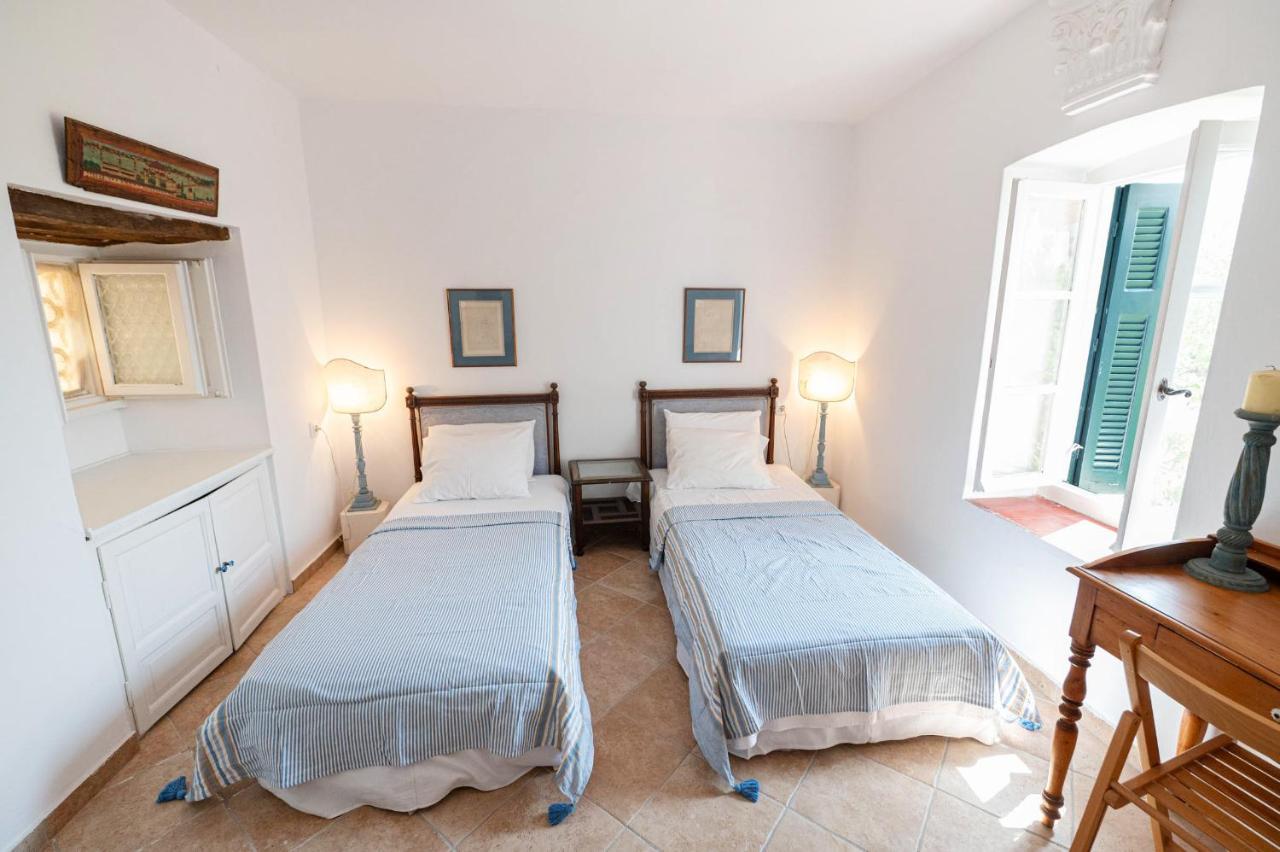 Traditional House Under The Clock Tower With Sweet View Poros Town Eksteriør billede