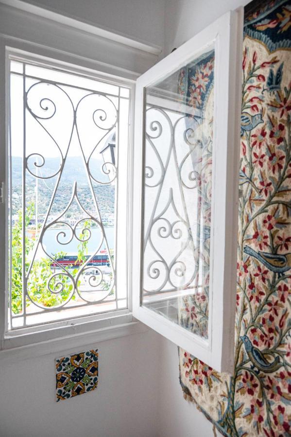Traditional House Under The Clock Tower With Sweet View Poros Town Eksteriør billede