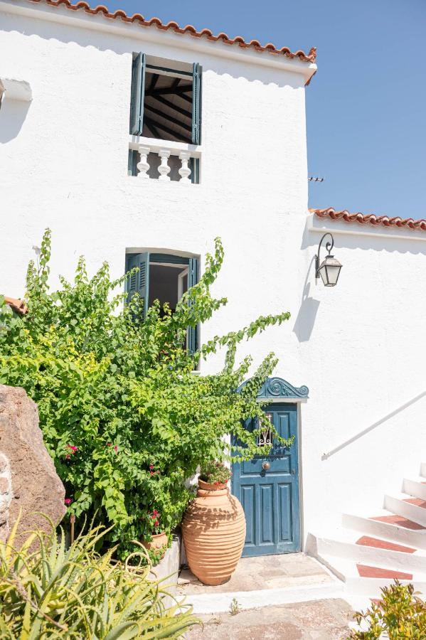 Traditional House Under The Clock Tower With Sweet View Poros Town Eksteriør billede