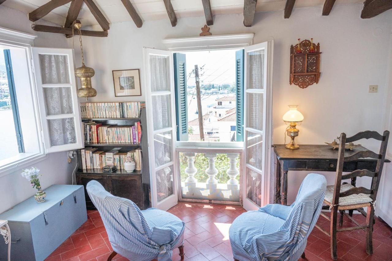 Traditional House Under The Clock Tower With Sweet View Poros Town Eksteriør billede